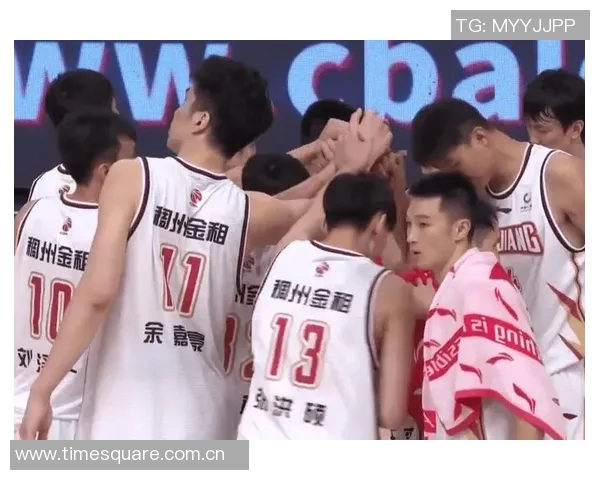 武汉篮球队在选拔赛中以97分稳居积分榜首位，展现强劲实力