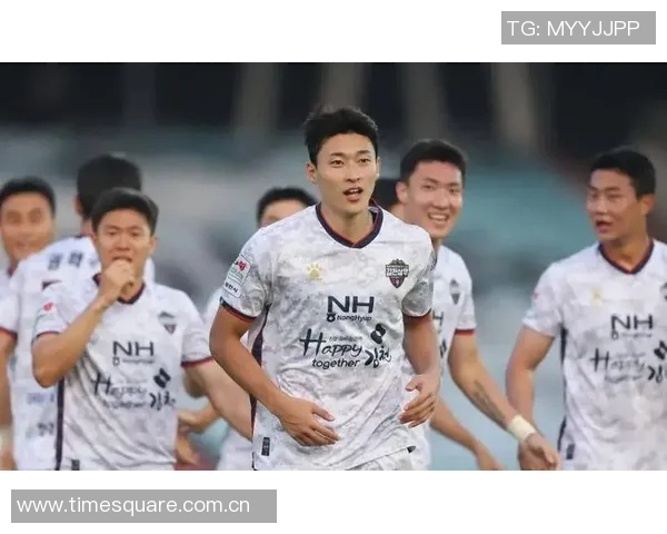 日职联赛激战长崎对决鹿岛全力争胜展现球队实力与斗志