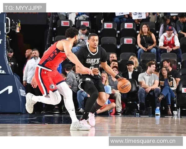 洛杉矶快船队与马刺的激烈对决谁能笑到最后精彩赛事回顾 洛杉矶快船队与马刺的激烈对决谁能笑到最后精彩赛事回顾