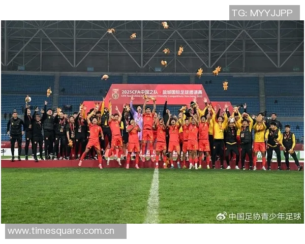 保定容大迎战盐城球队全力争胜展现足球魅力与激情对决