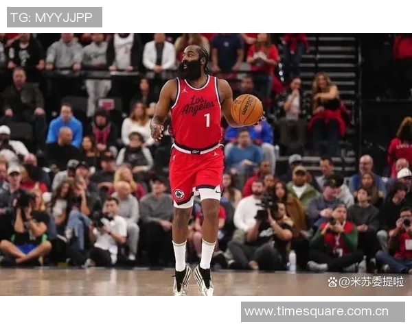 哈登对决老鹰狂砍45分带领球队逆转胜利展现超级巨星风范