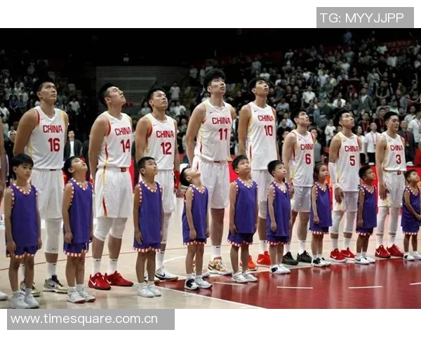 男篮热身赛中国队迎战强敌全力以赴备战国际赛事展现实力与团队精神 男篮热身赛中国队迎战强敌全力以赴备战国际赛事展现实力与团队精神