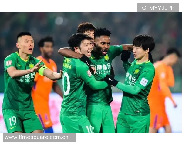 秘鲁与丹麦激战正酣最终比分定格在0比1的悬念中