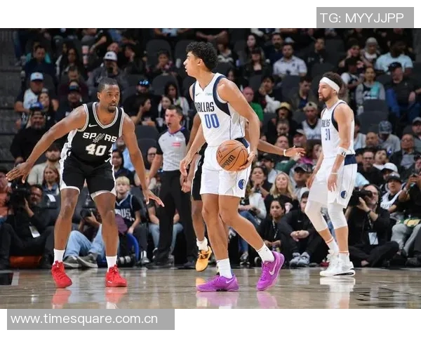 2021年NBA季后赛太阳队与独行侠队激战回顾与精彩瞬间分析