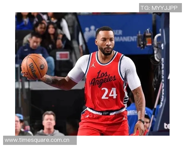 季后赛对决快船与开拓者谁能在激烈战斗中笑到最后 季后赛对决快船与开拓者谁能在激烈战斗中笑到最后